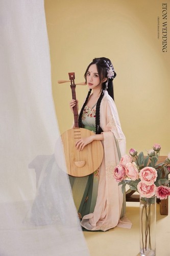 漢服婚紗推薦,婚紗工作室漢服,漢服婚紗攝影,漢服婚禮禮服,傳統漢服婚紗,時尚漢服婚紗,漢服個人寫真,漢服全家福攝影,漢服拍照,漢服寫真